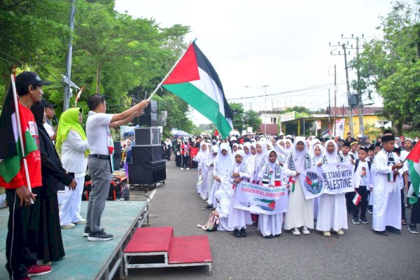 Masyarakat Sinjai Gelar Long March Aksi Solidaritas Palestina