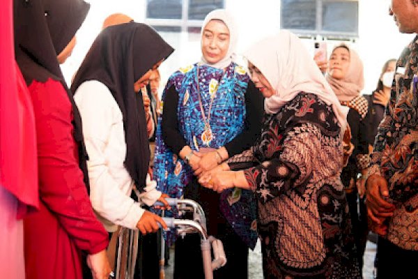 Sinergitas Pemda-Pusat, Bupati Sinjai Salurkan Bantuan ATENSI bagi Kelompok Rentan