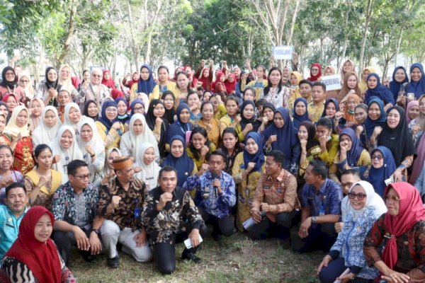 Bupati Syaharuddin Teken SK 337 Tenaga Sukarela Kesehatan