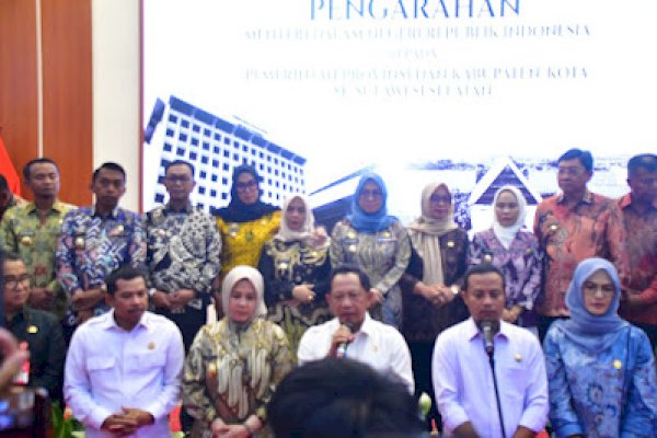 Bupati Ratnawati Bersama Kepala Daerah se-Sulsel Hadiri Pengarahan Mendagri