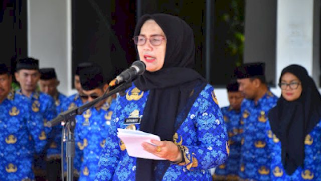 Bupati Sinjai Hj. Ratnawati Arif, memimpin upacara Hari Kesadaran Nasional yang dirangkaikan dengan Peringatan Hari Perhubungan Nasional Tahun 2025.