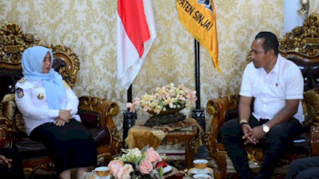 Bupati Sinjai, Hj. Ratnawati Arif menerima audiensi dari Ketua Komite Olahraga Nasional Indonesia (KONI) Sinjai.