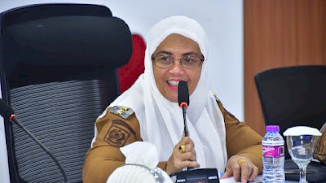 Bupati Sinjai, Hj. Ratnawati Arif, secara resmi membuka kegiatan Penetapan Daftar Informasi Publik (DIP) dan Evaluasi Sistem Pengelolaan Pengaduan Pelayanan Publik Nasional (SP4N) Lapor.