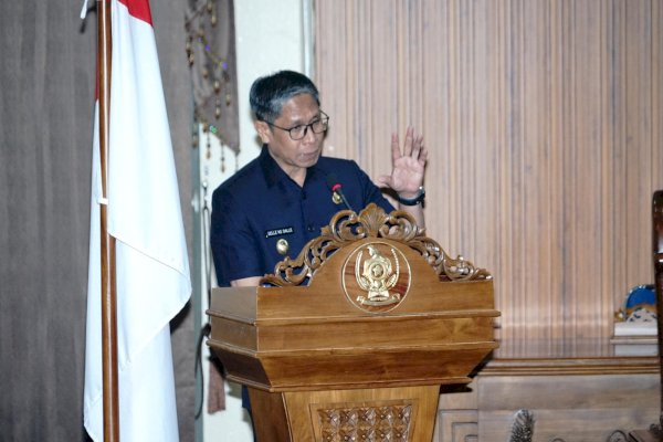 Wabup Soppeng Serahkan Nota Keuangan dan Ranperda Perubahan APBD TA 2025
