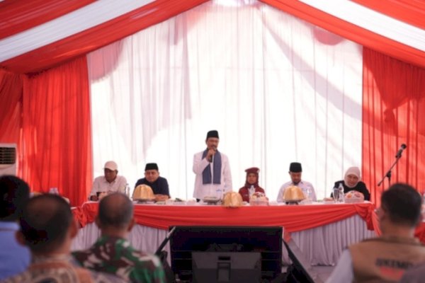 Walikota Makassar Dampingi Kemensos:19 Keluarga Miskin Terima Rumah Baru