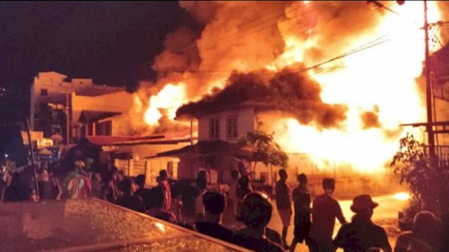Puluhan Rumah Terbakar Akibat Kebakaran Sorowako Lutim, Ratusan Anak dan Lansia Terdampak-Dibuatkan Dapur Umum