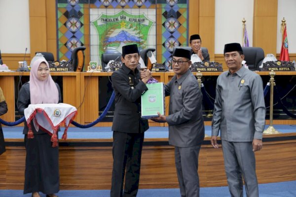 DPRD Pangkep Gelar Paripurna Penyerahan Rancangan KUA-PPAS 2026
