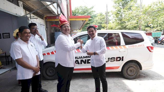 DPW PSI Sulsel menyerahkan satu unit mobil ambulans kepada DPD PSI Gowa.