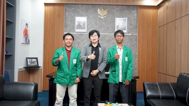 Wakil Ketua DPRD Kabupaten Gowa, Tyna Hj Ti’no Dg Mawangi, menerima audiensi dari HMJ-MTK UIN Alauddin Makassar.