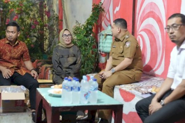 Aktifkan Siskamling, Wali Kota Makassar Turun Langsung ke Poskamling Hingga Tengah Malam