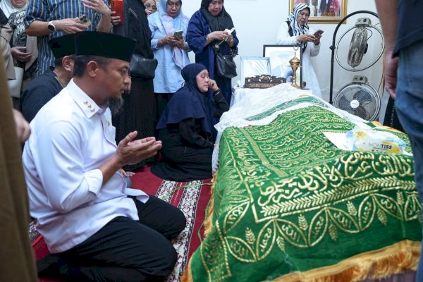 Gubernur Andi Sudirman Sampaikan Duka Cita atas Wafatnya Prof Paturungi Parawansa