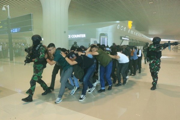 Bandara Sultan Hasanuddin bersama TNI AU Gelar Latihan Penanggulangan Keadaan Darurat