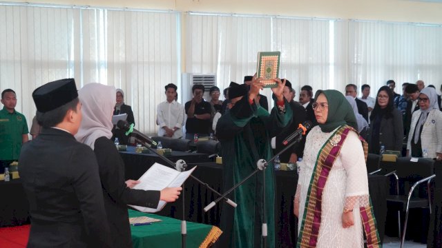 Rapat Paripurna DPRD Sulsel dengan agenda Pengucapan Sumpah Anggota DPRD Sulsel masa jabatan 2024–2029 Dra. Hj. A. Sugiarti Mangun Karim, M.Si.
