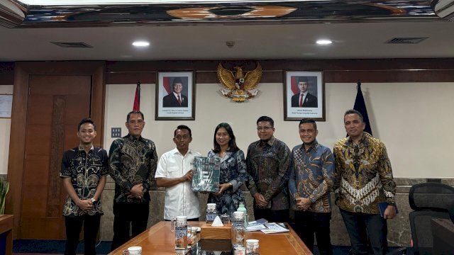 Bupati Sidrap, H. Syaharuddin Alrif melakukan audiensi dengan Wakil Menteri Pariwisata Ni Luh Enik Ermawati.