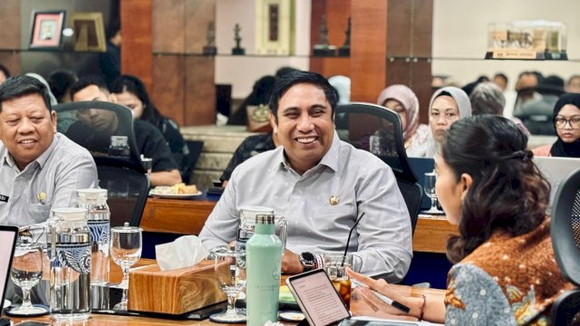 Bupati Chaidir Syam Paparkan Potensi Wisata Camping Maros di Kementerian Pariwisata.