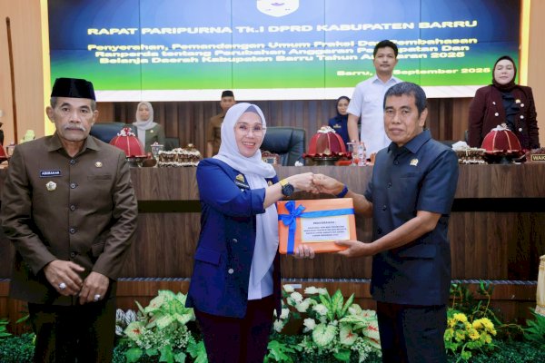 Ketua DPRD Barru Terima Rancangan Peraturan Daerah Tentang Perubahan APBD Tahun 2025