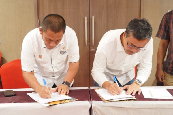 Bupati Irwan MoU dengan Kepala BBPJN   MOU: Tiga ruas jalan di Luwu Timur segera dilebarkan