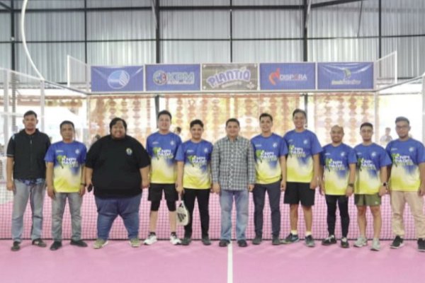 Wali Kota Munafri Buka Kompetisi KNPI Padel Society 2025 di Makassar