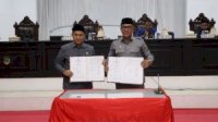 Ketua DPRD Lutra Husain Pimpin Rapat Paripurna Penandatanganan Nota KUA dan PPAS Perubahan 2025