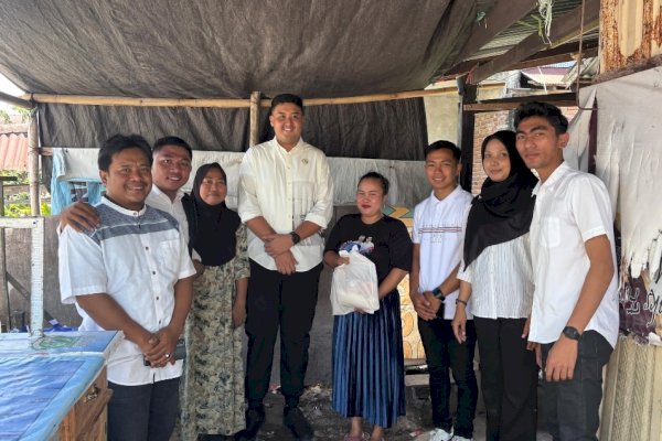 Konsisten Berbagi, PSI Pinrang Tebar Manfaat untuk Warga Siparappe di Jumat Berkah