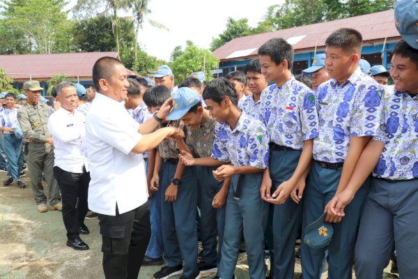 Bupati Ibas Ingatkan Pelajar Lutim: Jauhi Narkoba, Rokok, dan Tawuran