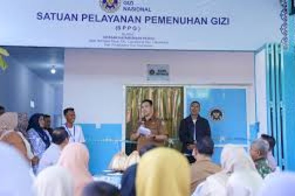 Bupati Pangkep Yusran Lalogau Resmikan Dapur Makan Bergizi Gratis Keenam di Labakkang