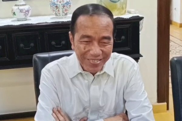 Jokowi Curiga Ada yang Mem-Back Up Pihak yang Menggugat Ijazah Gibran