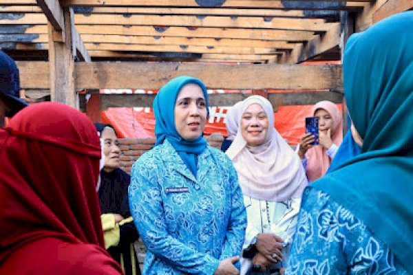 Ketua PKK Sinjai Sambangi Korban Kebakaran di Lengkonge Lappa