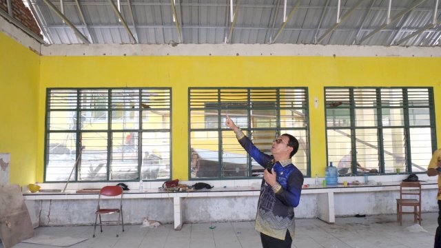 Bupati Suwardi Haseng Tinjau Rehabilitasi Ruang Kelas SDN 17 Bila dan SMP Muhammadiyah Soppeng