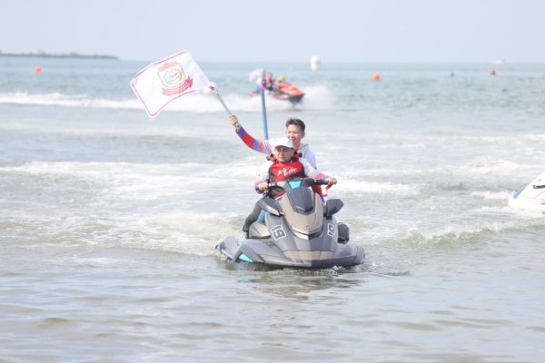 Wali Kota Appi Gas Jetski di Pembukaan Kejuaraan Internasional Makassar 2025