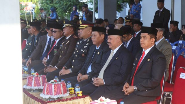 Pemerintah Kabupaten Pinrang memperingati Hari Kesaktian Pancasila dengan menggelar upacara di Halaman Kantor Bupati Pinrang.