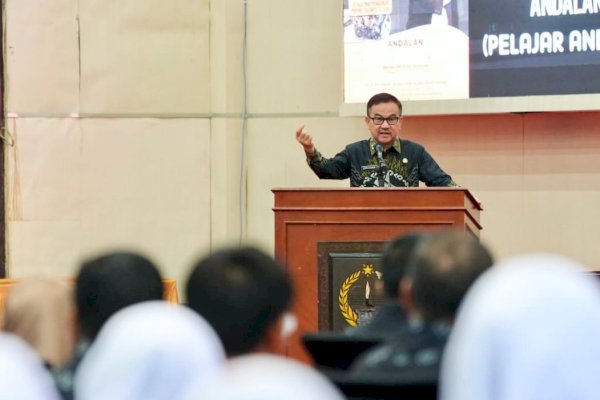 Sekda Sulsel: Lulusan SMK Harus Dibekali Bahasa Asing untuk Pasar Global