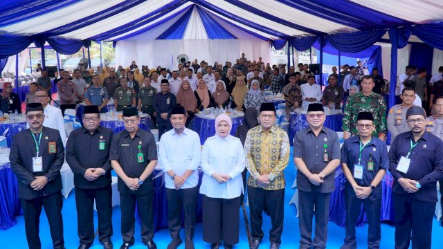 Wakil Wali Kota Makassar, Aliyah Mustika Ilham, menghadiri acara peresmian Masjid Imam Al-Hakimin dan Lapangan Tenis Pengadilan Negeri (PN) Makassar Kelas 1A Khusus.