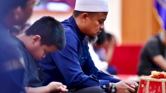 Gubernur Sulawesi Selatan, Andi Sudirman Sulaiman, menghadiri Kajian Islam Ilmiah yang dibawakan oleh Ustadz Mufassir Arif, Lc., M.A.