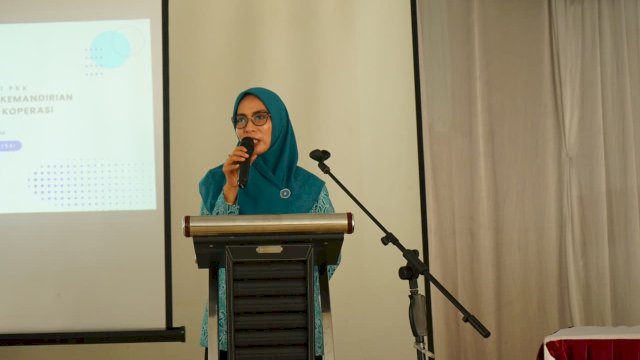 Buka Sosialisasi Pengelolaan Koperasi PKK, dr. Ani Tekankan Partisipasi Aktif Peserta