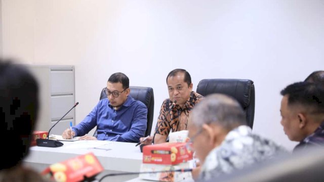 Sekretaris Daerah (Sekda) Makassar, Andi Zulkifly memimpin Rapat Forum Komunikasi Pemangku Kepentingan Utama Kota Makassar.