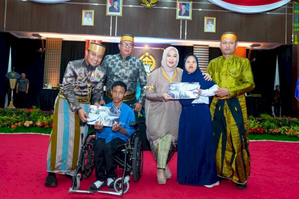 902 Siswa Disabilitas Dapat Bantuan Tabungan Pendidikan dari Gubernur Sulsel