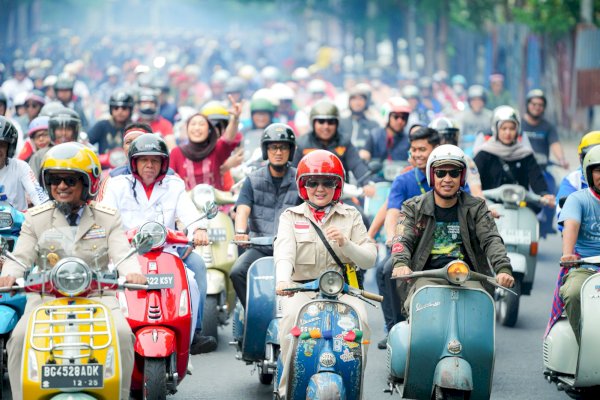 Gubernur-Wagub Kompak Naik Vespa Bersama Pecinta Vespa Plus OKP Serta Tanam Tabebuya Sepanjang CPI