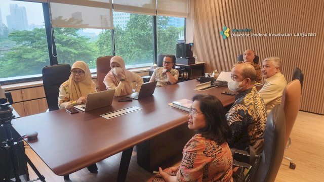 Bupati Pinrang H. A. Irwan Hamid, S.Sos didampingi Kepala Dinas Kesehatan drg. Dyah Puspita Dewi, M.Kes dan Direktur Rumah Sakit Umum Daerah Lasinrang dr. H. Moh. Inwan melakukan kunjungan kerja ke Gedung Adyatama Kemenkes RI.