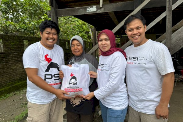 Konsisten Hadir di Tengah Masyarakat, Kader PSI Sulsel Tebar Kebaikan di Pinrang