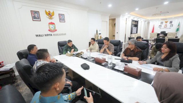 Wali Kota Makassar, Munafri Arifuddin, menerima kunjungan jajaran manajemen PT Samtara Energy, perusahaan asal Jakarta yang bergerak di bidang energi dan pengelolaan limbah.
