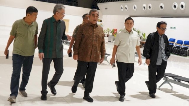 Wakil Ketua DPRD Sulsel Fraksi Partai Gerindra, Yasir Machmud, mendampingi Ketua Dewan Kehormatan Partai Gerindra yang juga Ketua Majelis Permusyawaratan Rakyat (MPR) RI), Ahmad Muzani