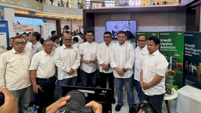 Bank Sulselbar Raih Penghargaan “Literasi Keuangan Teraktif – Segmen Pelajar” dari OJK