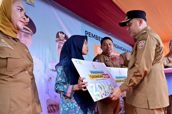 Apresiasi untuk Guru dan Tenaga Kesehatan, Munafri Beri Tunjangan untuk Pengabdi di Kepulauan