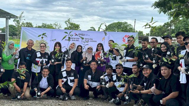 PSI Sulsel Tumbuhkan Semangat Kebersamaan Lewat Gerakan Tanam Pohon di Danau Mawang.