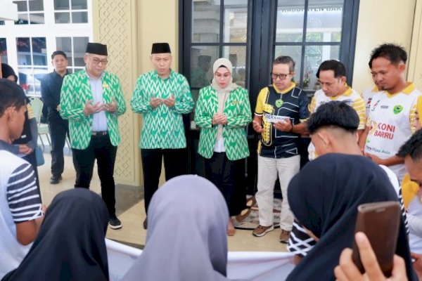 Ketua Komisi III DPRD Barru Bersama Bupati Lepas Kontingen Petanque ke Pra Porprov Sulsel