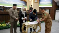 DPRD Barru Tandatangani Keputusan Bersama Rancangan Perubahan APBD Tahun 2025 Bersama