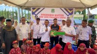 Bupati Syaharuddin Wujudkan Janji, Pitu Riawa Dapat Mobil Pengangkut Sampah Baru