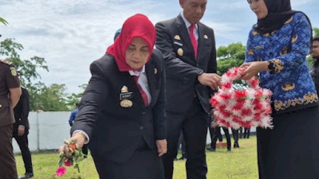 Pemkab Sinjai Gelar Ziarah Nasional di TMP Mangottong Peringati Hari Pahlawan 2025