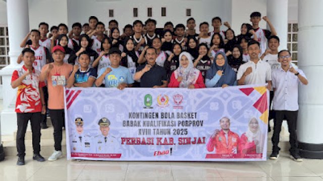 Sekretaris Daerah Kabupaten Sinjai, Andi Jefrianto Asapa, secara resmi melepas kontingen Perbasi Sinjai.